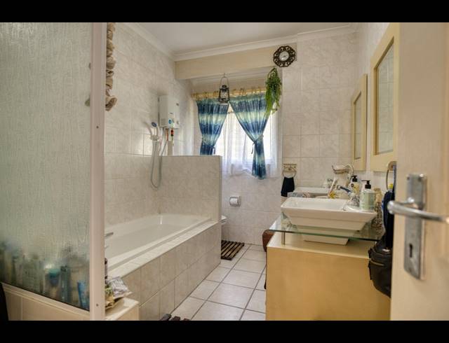 4 BEDROOM HOUSE FOR SALE IN BALLITO CENTRAL